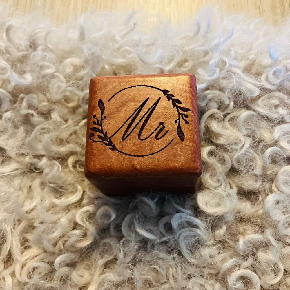 Wedding Ring box - Men’s engraved “Mr.”
